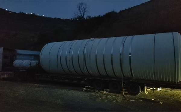 东乡圆桶运输途中