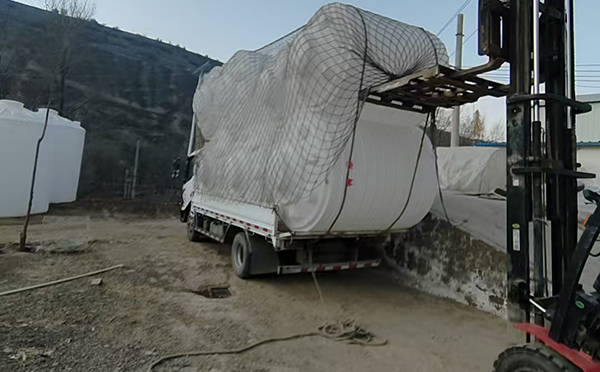 东乡塑料桶批量交付案例：满足多行业高标容器需求的一站式解决方案